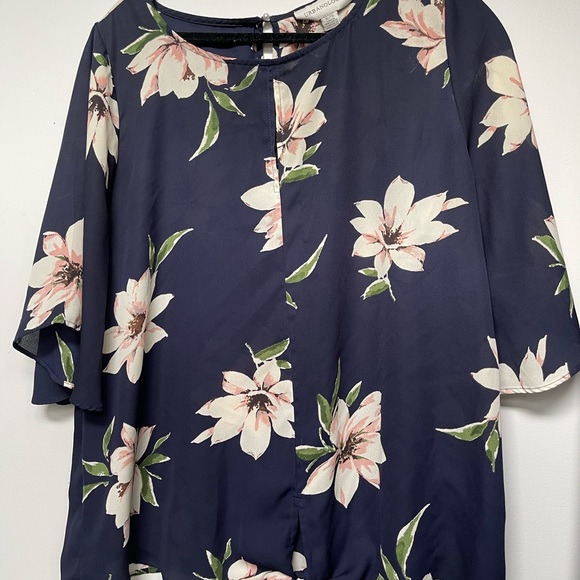 Urbanology XL Blouse - Picture 1 of 2